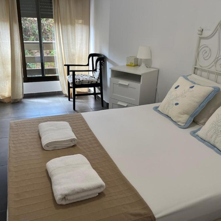 Neptuno Playa de San Juan Pool, parking, wifi - Two-Bedroom Apartment - 4