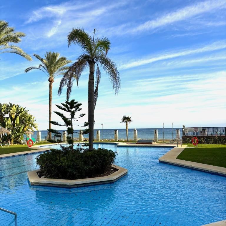 Evans Realty BW Puerto Banús Parking & Gym - Apartment mit 2 Schlafzimmern und Aussicht - 77