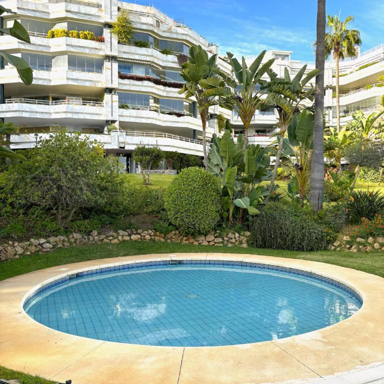 Evans Realty BW Puerto Banús Parking & Gym - Apartment mit 2 Schlafzimmern und Aussicht - 81
