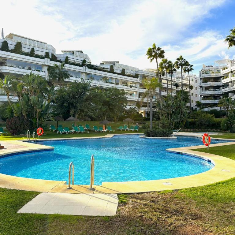 Evans Realty BW Puerto Banús Parking & Gym - Apartment mit 2 Schlafzimmern und Aussicht - 83