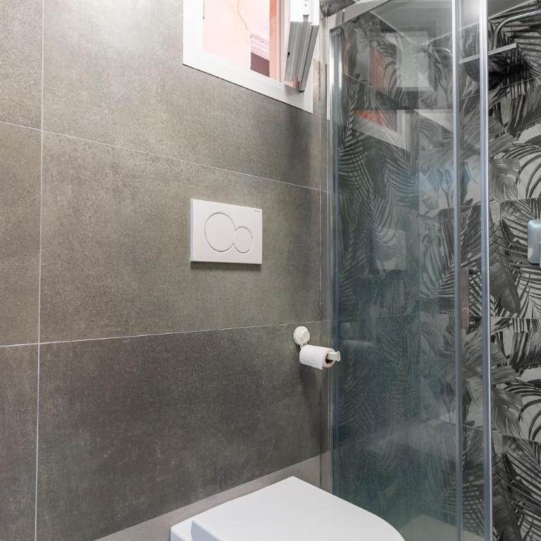 GuestHost - Livorno Central and Modern Studio x3! - Monolocale - 13