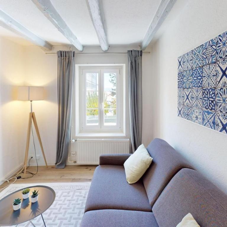 Bright & Modern 1-Bed Apt- Next to Public Transport RN18-2 - One-Bedroom Apartment - 1