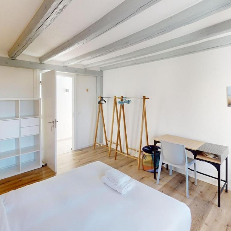 Bright & Modern 1-Bed Apt- Next to Public Transport RN18-2 - One-Bedroom Apartment - 4