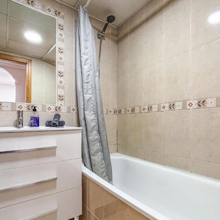 Lovely Apartment In Cartagena With Swimming Pool - Apartamento de 2 dormitorios - 10