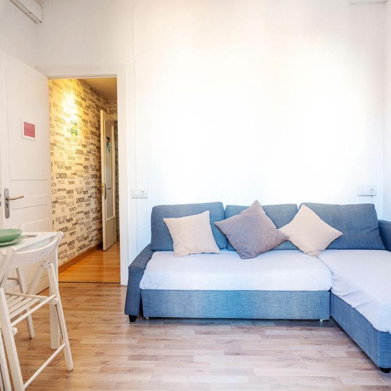 Centric Apartments Sagrada Famila 3 - Two-Bedroom Apartment with Balcony - 12
