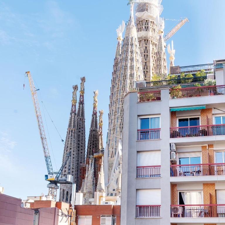 Centric Apartments Sagrada Famila 3 - Two-Bedroom Apartment with Balcony - 3