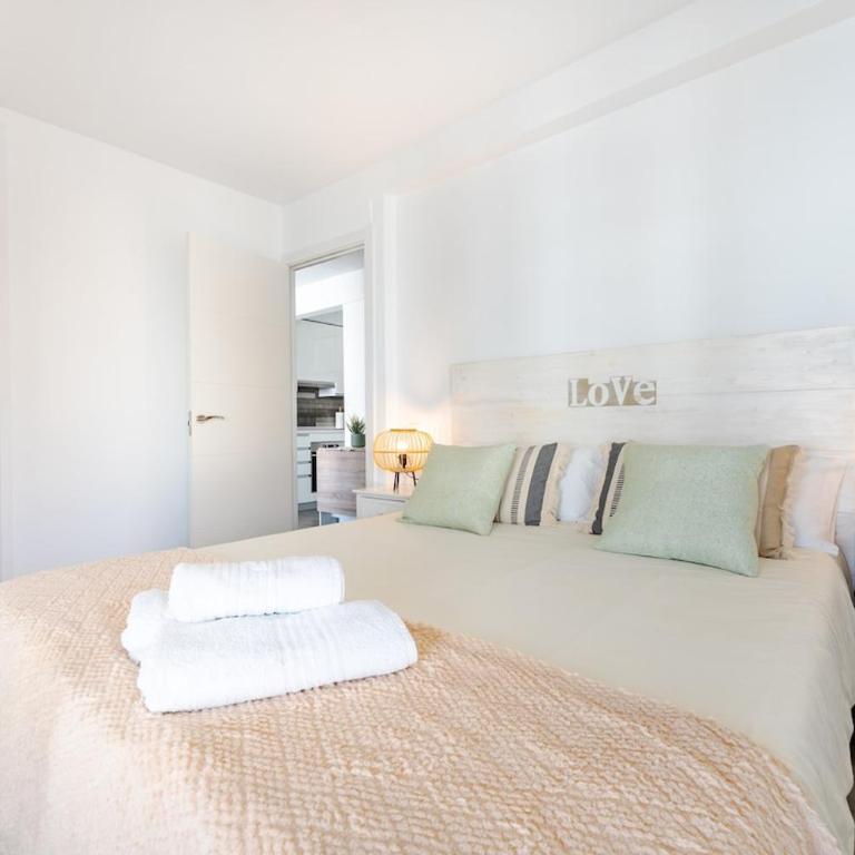 2-Bedroom Apartment with Terrace & Parking, 3 Min from Beach - Apartamento de 2 dormitorios con terraza - 17