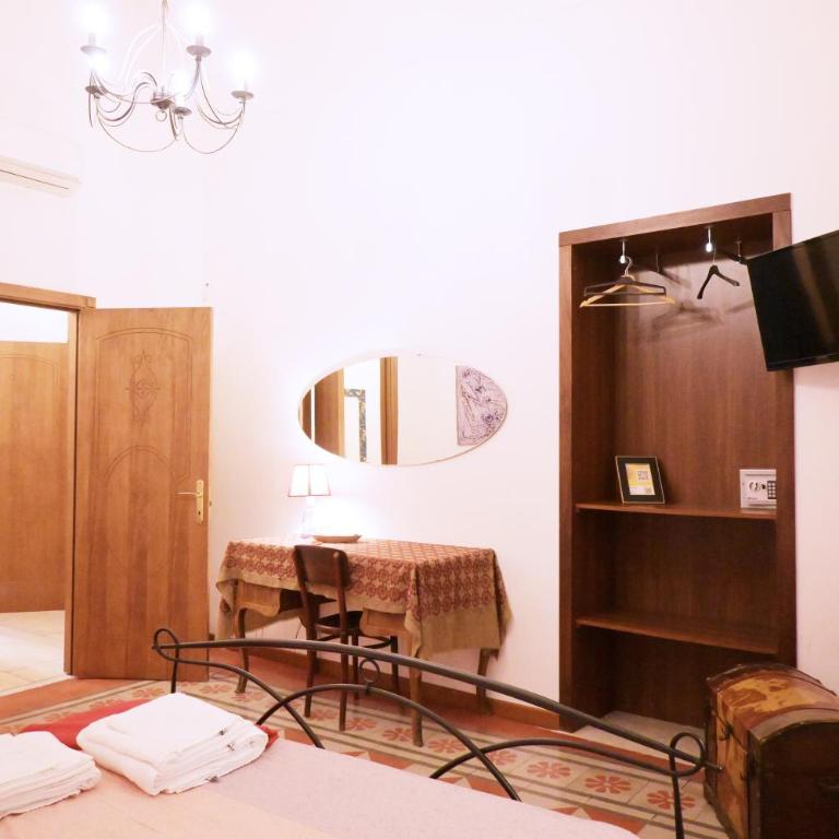 Sunrise B&B - Two-Bedroom Apartment with Terrace - 11