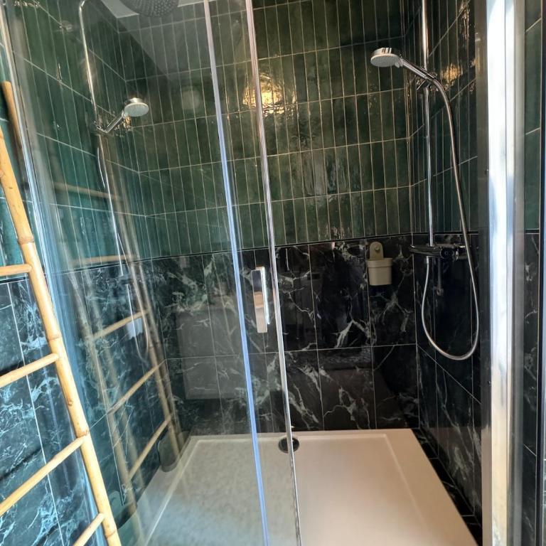 3-room apartment in Antibes - Swimming pool - Sea view - Appartement 2 Chambres - 11