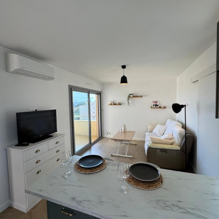 3-room apartment in Antibes - Swimming pool - Sea view - Appartement 2 Chambres - 14