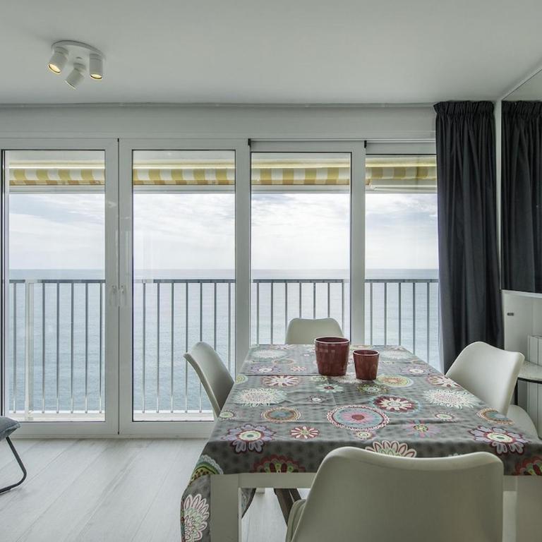 Elegante apartamento con vistas frontales al mar en Platja d'aro - Apartamento de 1 dormitorio - 13