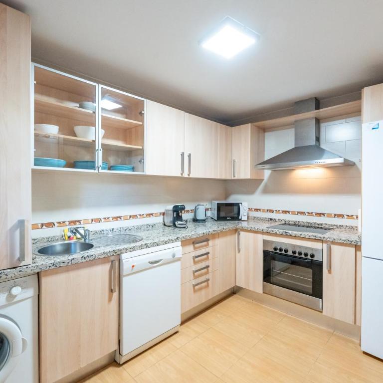 VB Albatros - 2BR Apartment Close to the sea - Two-Bedroom Apartment - 17