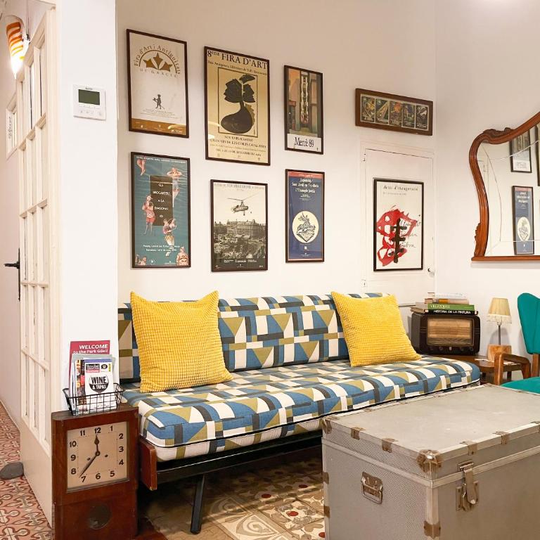 Vintage home - Three-Bedroom Apartment - 10