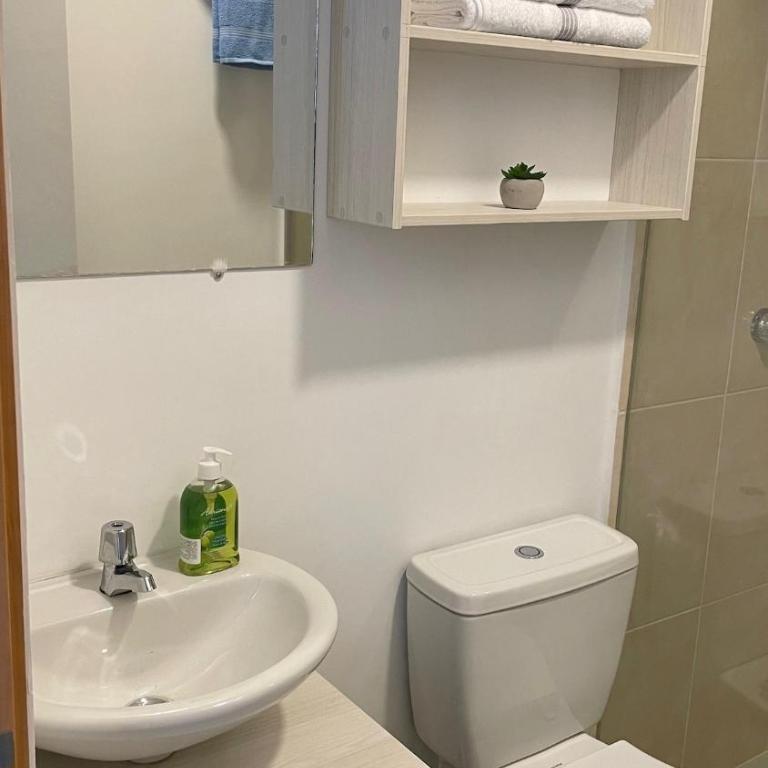 Apartamento Sector Samaria, cerca al Parque Deportivo - Apartamento - 3