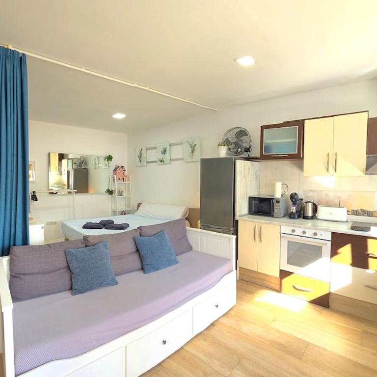 Azure Studi with Large Terrace & Full Kitchen Torremolinos City center by NAMASTE ELITE - Apartamento de 1 dormitorio - 6