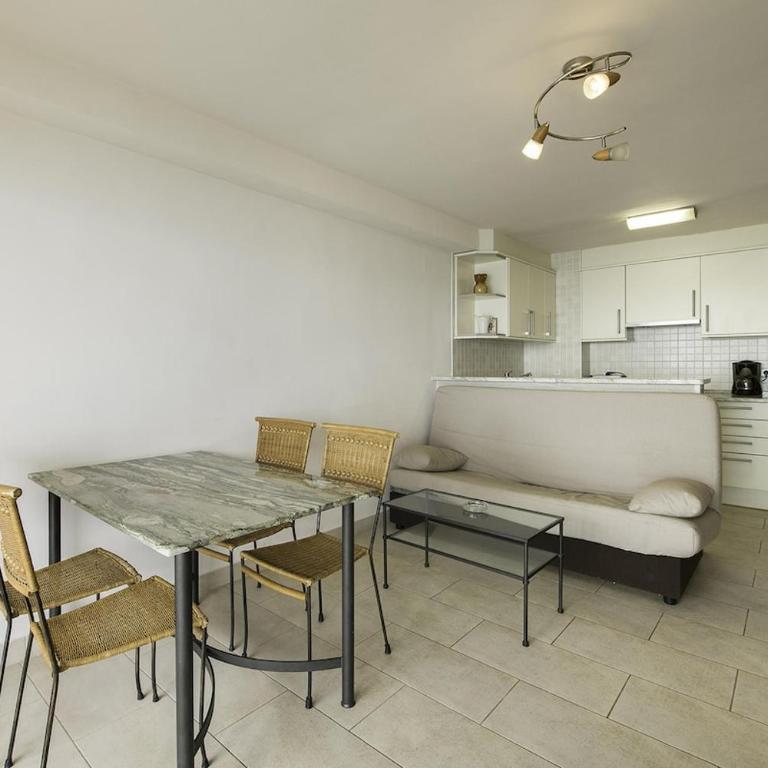 1 habitación con vistas al mar y balcón privado en Platja d'Aro - Apartamento de 1 dormitorio - 7