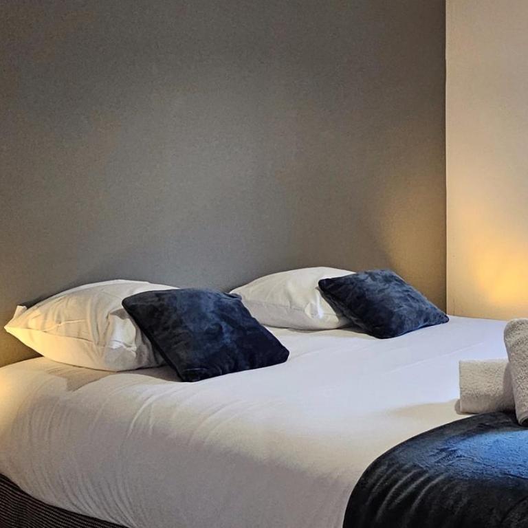 Chez Marlay, centre ville , 3 chambres , clim - Premium Apartment mit 3 Schlafzimmern und Balkon - 4