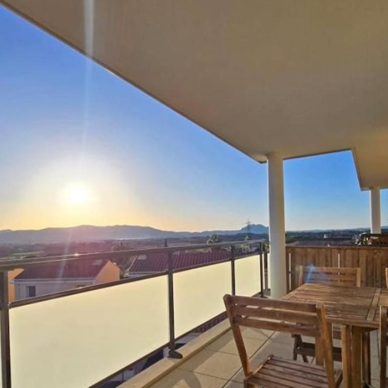 Vue & terrasse Appartement lumineux Fréjus - One-Bedroom Apartment - 4