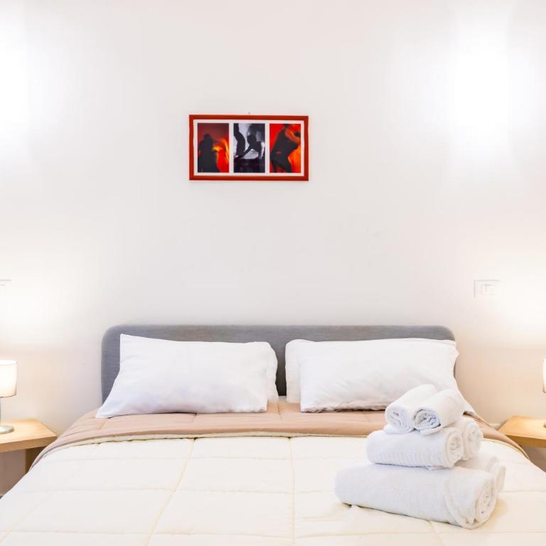 Art Apartment by Napoliapartments - Appartamento - 2
