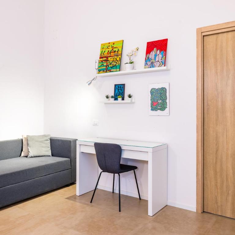 Art Apartment by Napoliapartments - Appartamento - 8