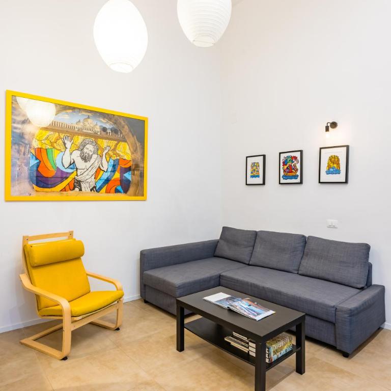 Art Apartment by Napoliapartments - Appartamento - 13