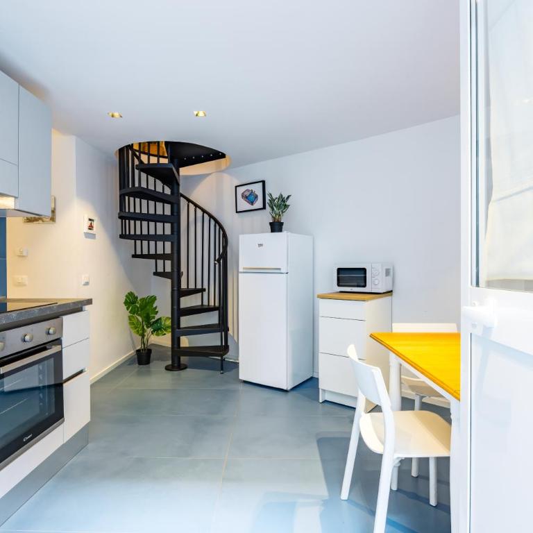 Art Apartment by Napoliapartments - Appartamento - 38