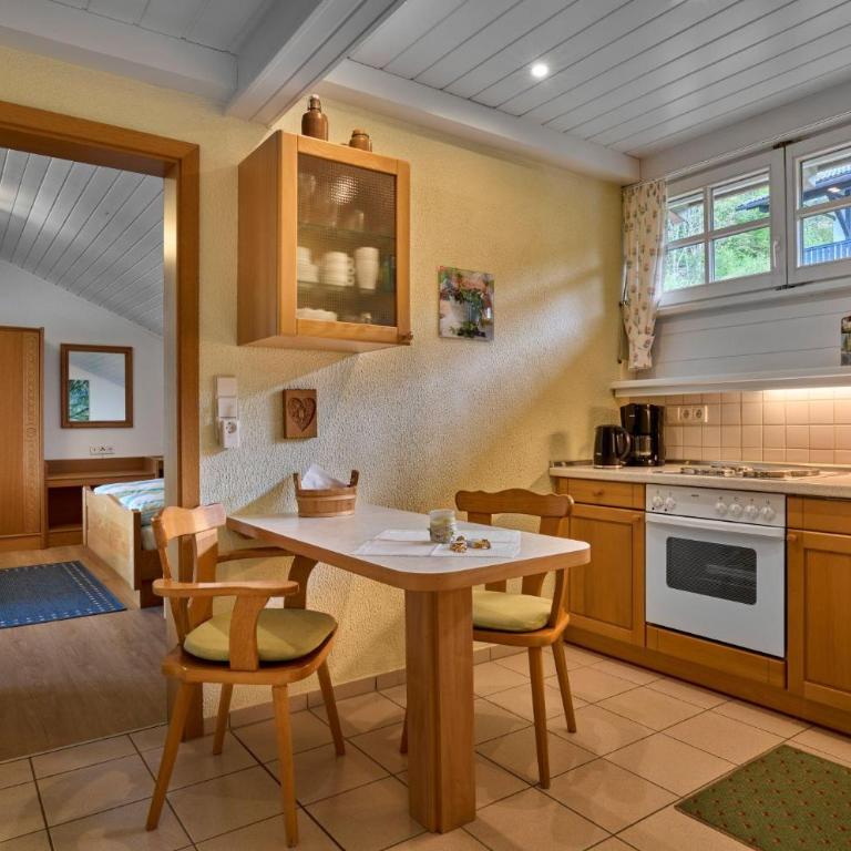 Ferienwohnungen Haus Irene - Studio mit Balkon - 3