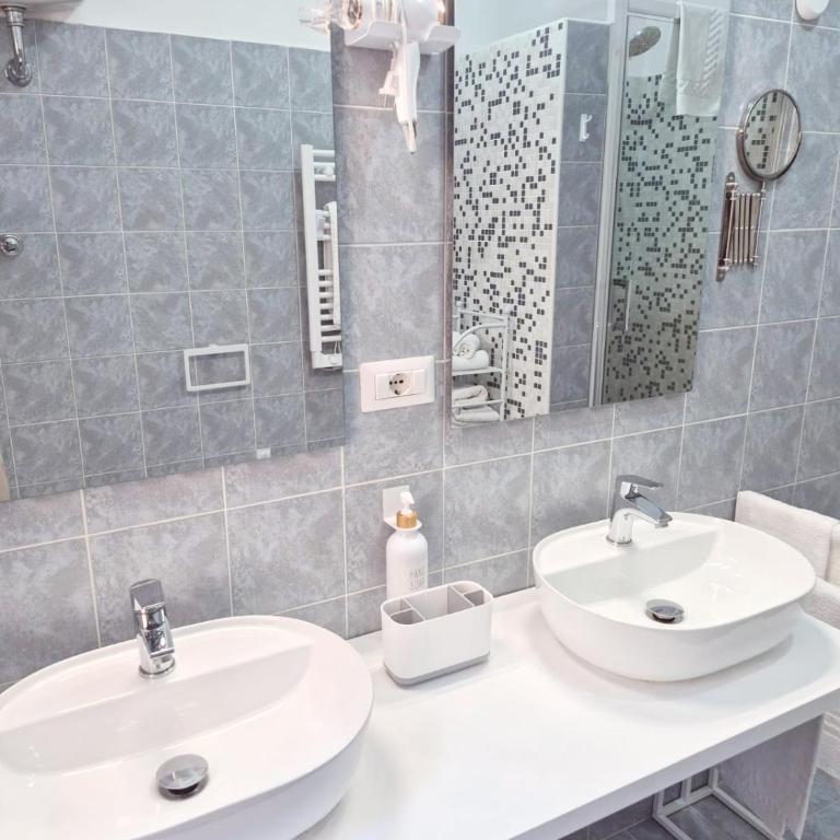 AMORES ROMA APARTMENT Family & Friends, 4min da Metro A & 15min per Centro - Appartement 2 Chambres - 34