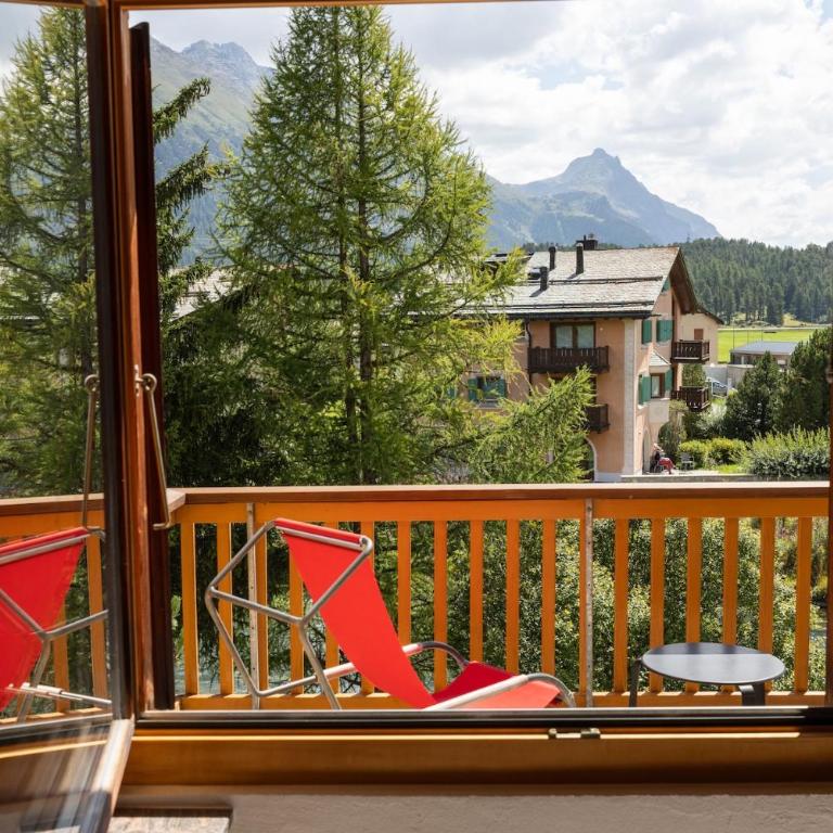 Hotel Chesa Rosatsch - Home of Food - Superior Doppelzimmer mit Balkon - 4
