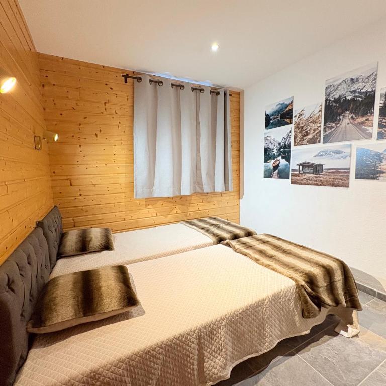 Chalet rénové, charme montagnard et confort moderne - Three-Bedroom Apartment - 14