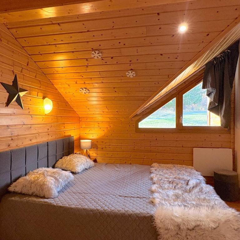 Chalet rénové, charme montagnard et confort moderne - Three-Bedroom Apartment - 24
