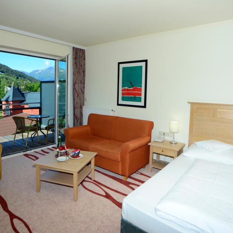 Das Hotel Eden - Das Aktiv- & Wohlfühlhotel in Tirol auf 1200m Höhe - Superior Doppelzimmer mit Balkon oder Terrasse - 3