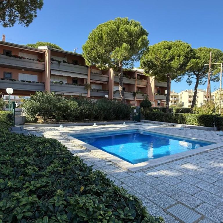 M126 - Marcelli, trilocale fronte mare in residence con piscina - Appartamento con 2 Camere da Letto - 18
