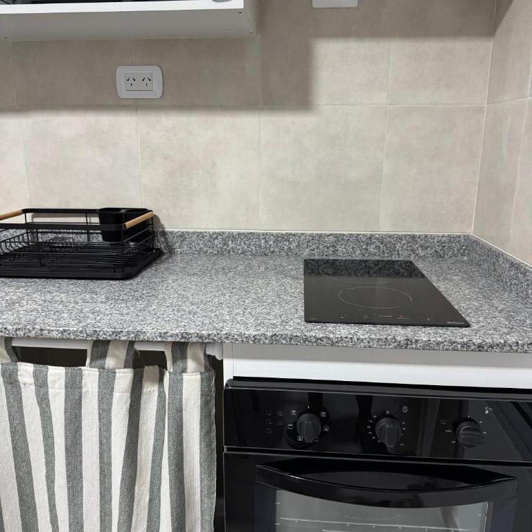 Dpto equipado - Frente a plaza y cerca del centro - Apartamento de 1 dormitorio - 10