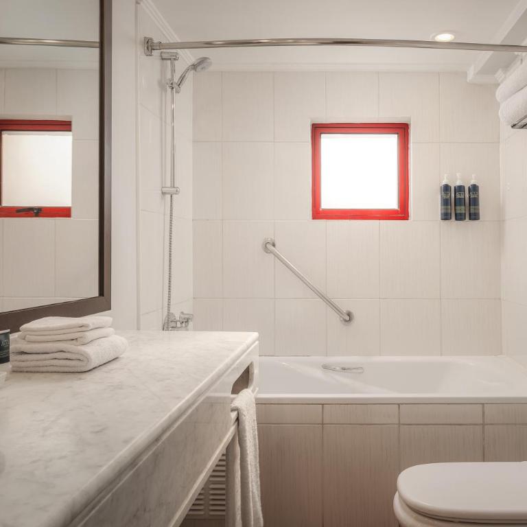 Four Points by Sheraton Santiago - Executive King Suite with City View - 1