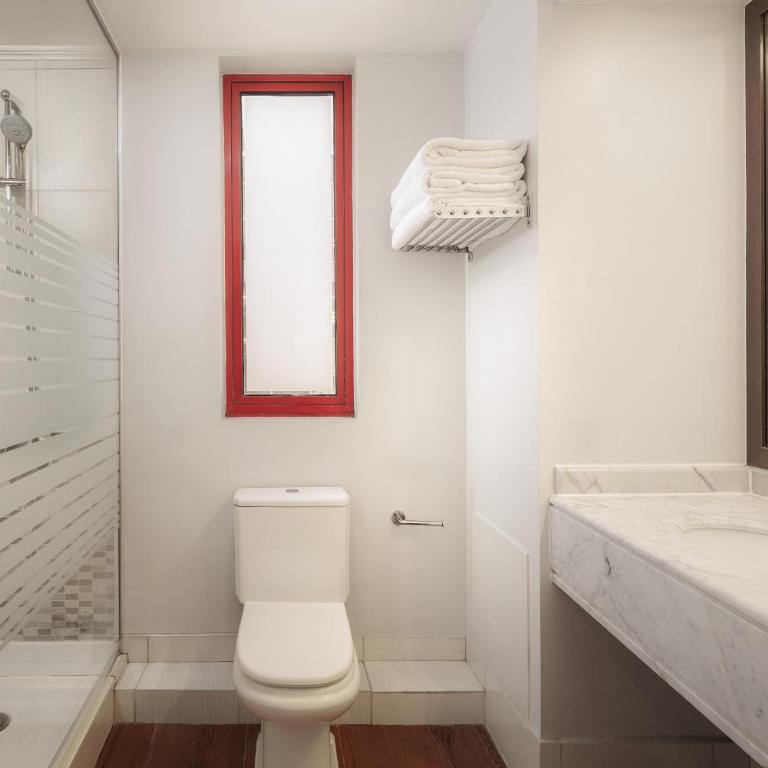 Four Points by Sheraton Santiago - One-Bedroom Junior King Suite with City View - 10
