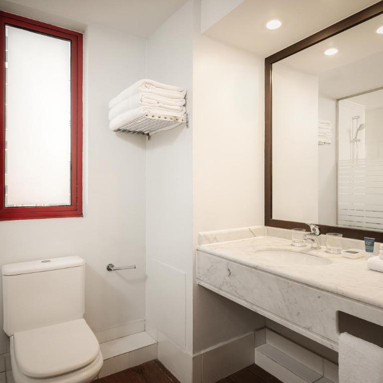 Four Points by Sheraton Santiago - Deluxe, Guest room, King, City view - 3