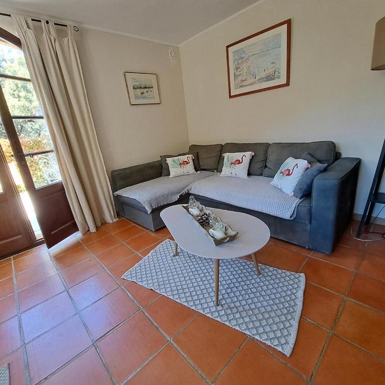Rez de jardin villa independant Presqu'ile de Giens - Apartment - 11