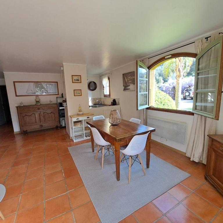 Rez de jardin villa independant Presqu'ile de Giens - Apartment - 7