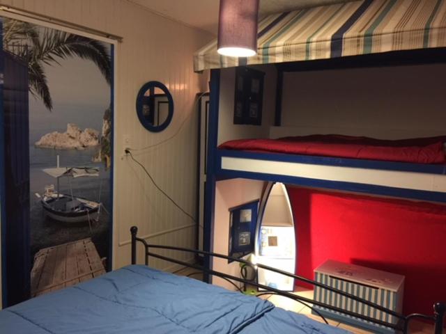 Résidences des Peyrons vue mer et les Iles d'Or - Maison 1 Chambre - 17