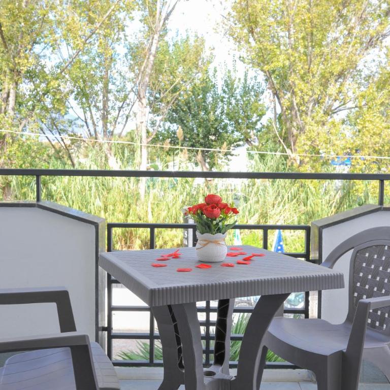 Domus Fontana - Triple Room with Balcony - 1