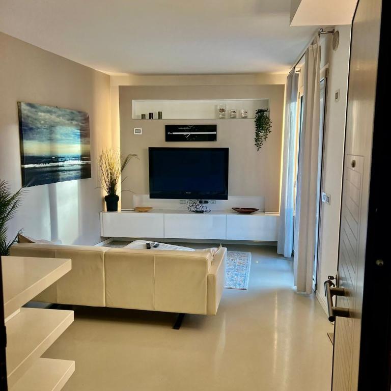 RIMINI Urban Suite Apartament - Two-Bedroom Apartment - 5