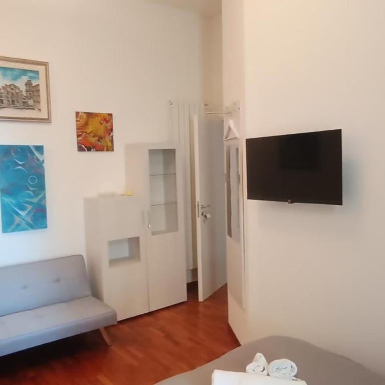 Casa Flora - Two-Bedroom Deluxe Apartment with Balcony - 43