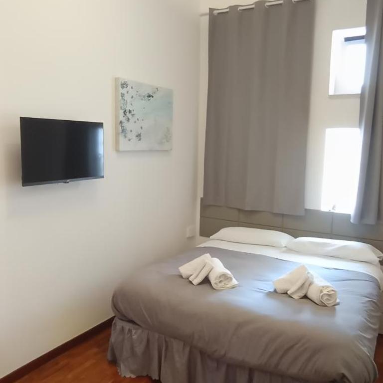 Casa Flora - Two-Bedroom Deluxe Apartment with Balcony - 32