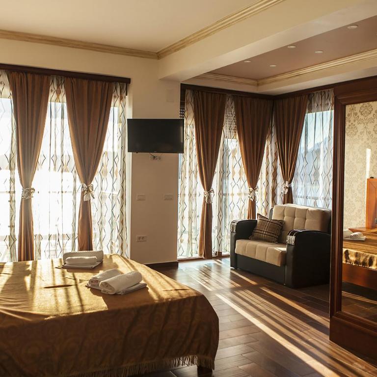 Hotel Velkom - Četvorokrevetna Soba sa Terasom i Pogledom na More - 4