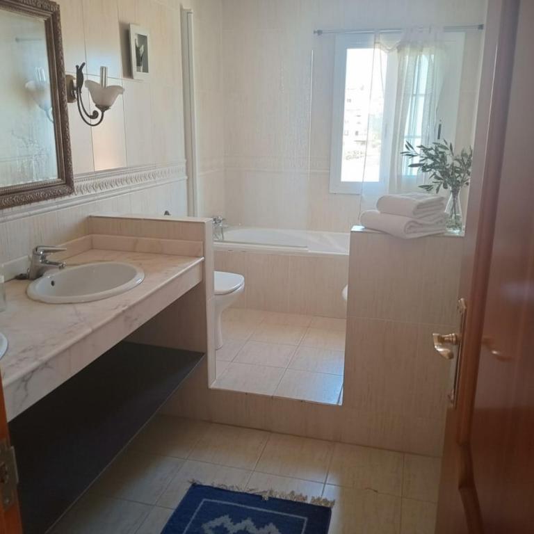 Costa Dorada Villa - Pool BBQ Beach 5min - Villa con piscina privada - 23