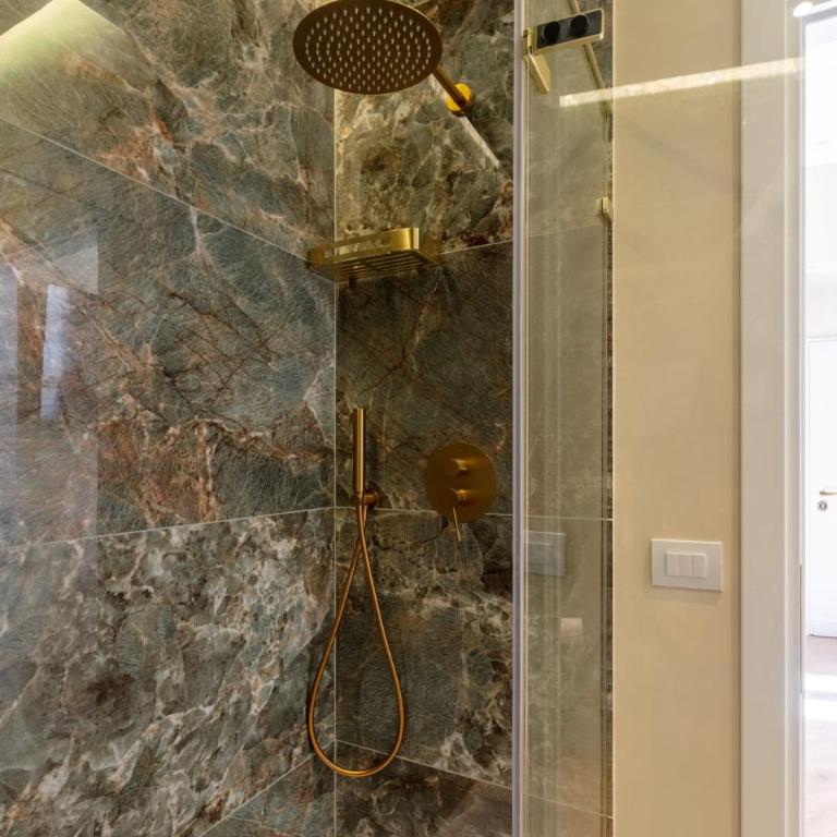 DEZA Luxe Colosseum View 2BR 2BT Modern Style - Appartamento con 2 Camere da Letto e con Vista - 42