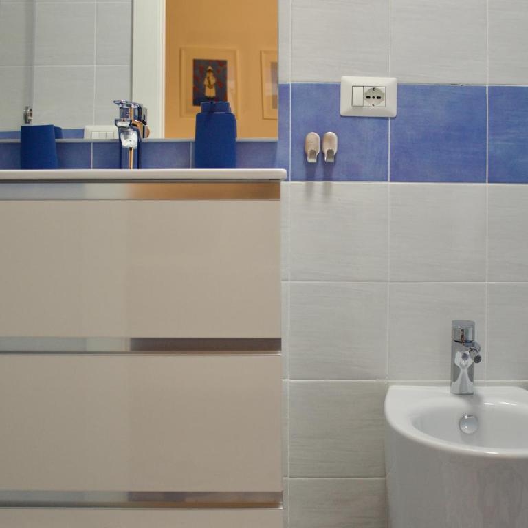 Guest House dei Poeti - Camera Matrimoniale con Bagno Privato - 4