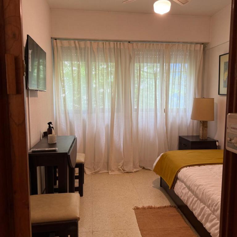 Departamento Centrico 2 amb a la calle - One-Bedroom Apartment - 1