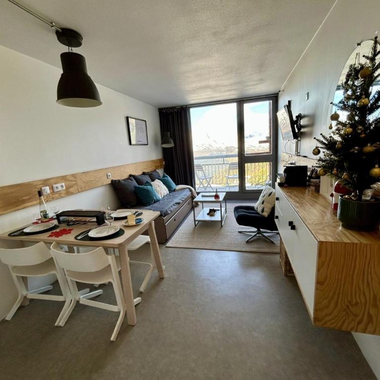 Studio rénové proche centre, balcon, 5 couchages, WIFI inclus - Studio - 4
